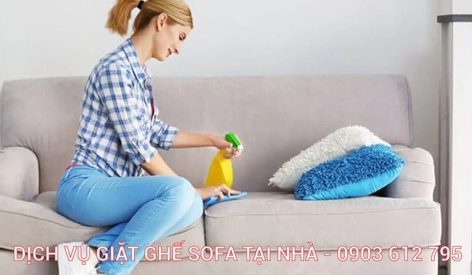 cach-lam-sach-ghe-sofa-vai-bang-baking-soda