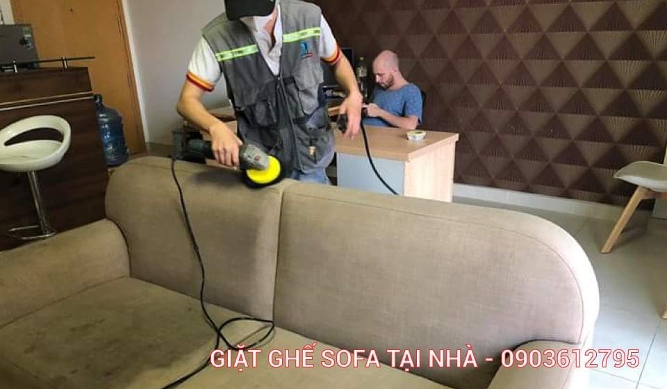 giat-ghe-sofa-tai-nha-hcm
